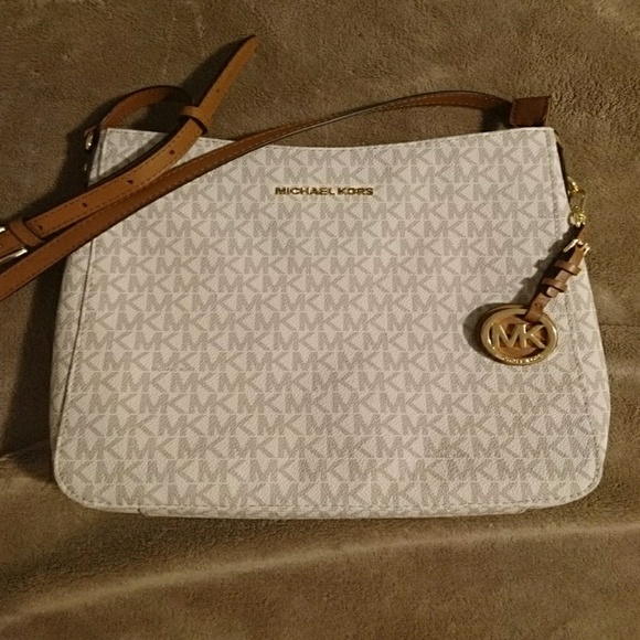 michael kors vanilla jet set crossbody